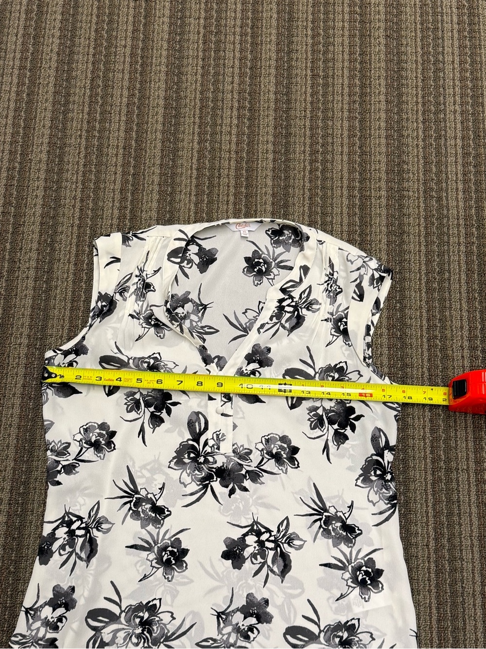 Candie's White Sleeveless V-Neck Blouse with Black Floral Print - Picture 7 of 7